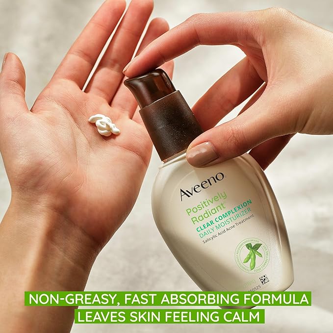 Aveeno Positively Radiant Clear Complexion Face Moisturizer, Acne Facial Moisturizer with Soy and Salicylic Acid for Oily Skin, Hypoallergenic Formula, Paraben-Free, Non-Comedogenic, Pump, 4 FL OZ